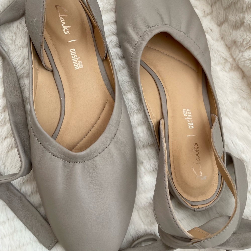 Clarks Gray Flats Versatile Loafers